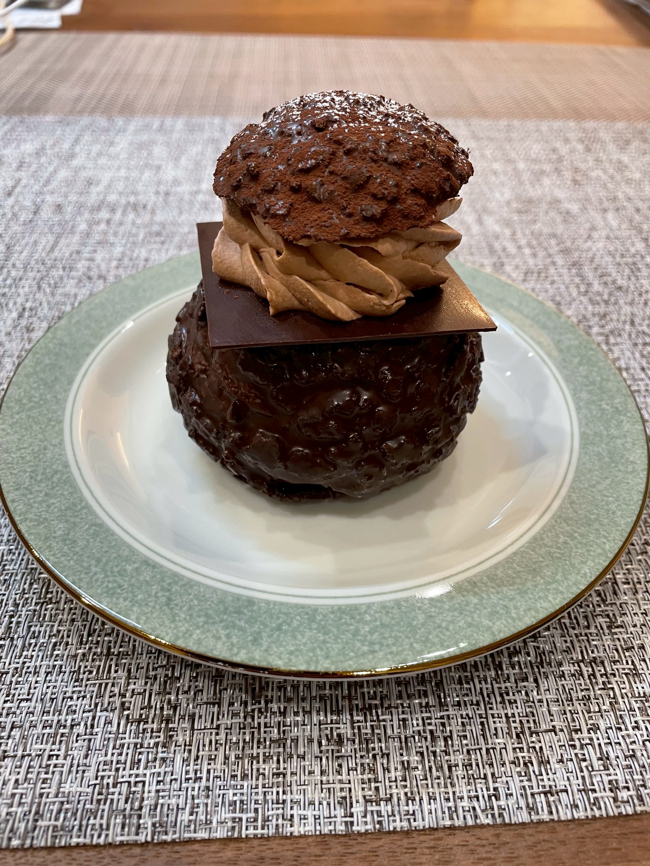 神戸　ラヴニュー　シュークリーム　人気