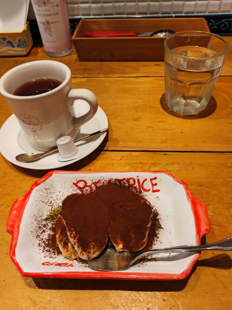 ピッツェリアベアトリーチェのティラミス（ランチデザート）紅茶