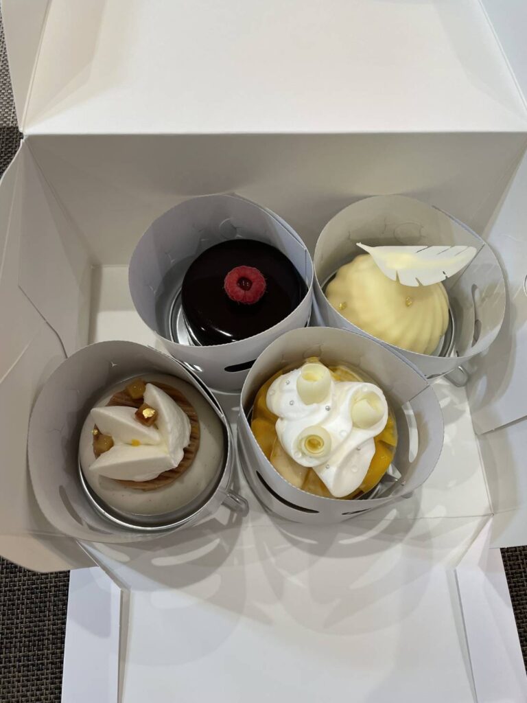神戸北野ラヴニューのケーキ4種類を食べ比べ
